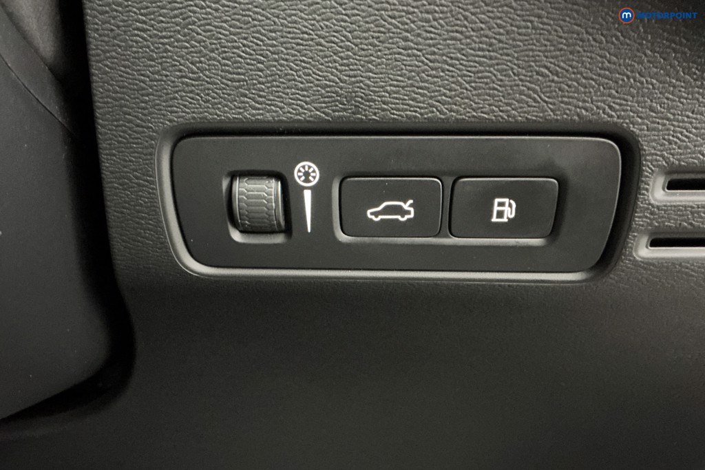 Volvo Xc40 R Design Pro Automatic Petrol Plug-In Hybrid SUV - Stock Number (1599400) - 21st supplementary image