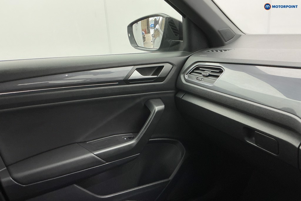 Volkswagen T-Roc R-Line Manual Petrol SUV - Stock Number (1599471) - 18th supplementary image