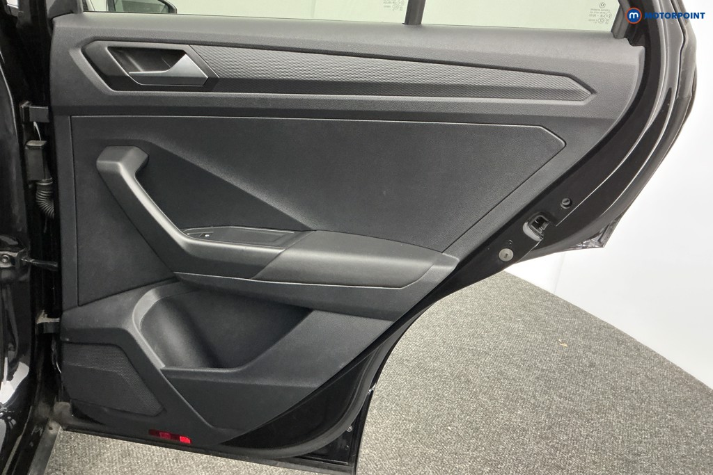 Volkswagen T-Roc R-Line Manual Petrol SUV - Stock Number (1599471) - 25th supplementary image
