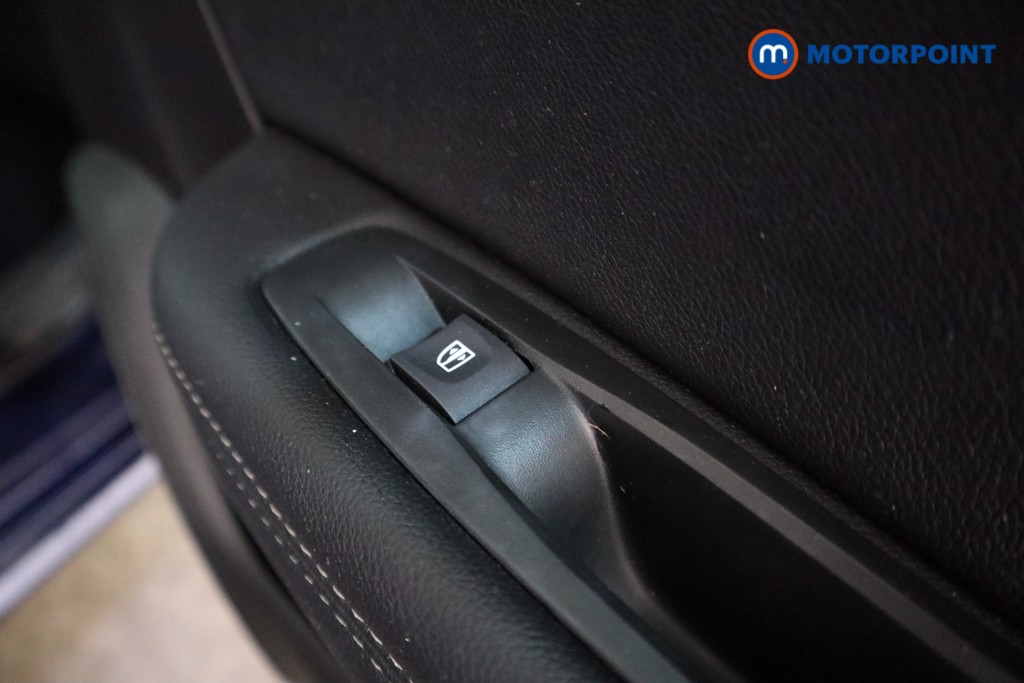 Renault Megane Iconic Manual Petrol Hatchback - Stock Number (1600955) - 15th supplementary image