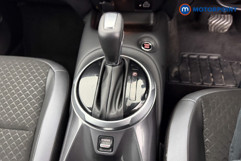 Nissan Juke N-Connecta Automatic Petrol SUV - Stock Number (1601132) - 12th supplementary image