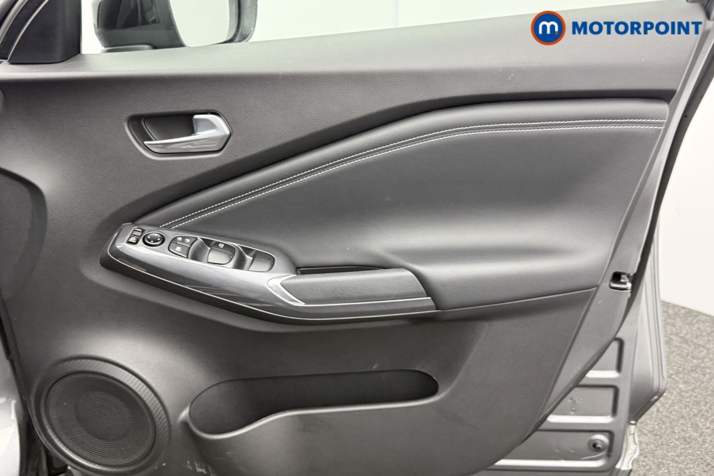 Nissan Juke N-Connecta Automatic Petrol SUV - Stock Number (1601132) - 17th supplementary image