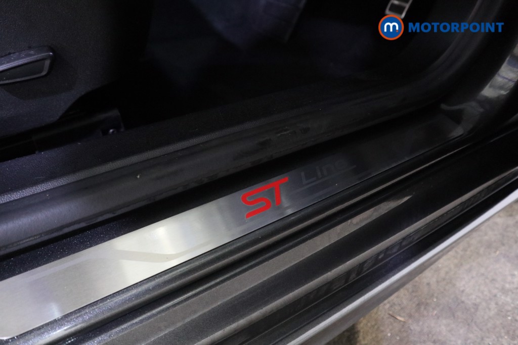 Ford Focus St-Line X Automatic Petrol Hatchback - Stock Number (1603509) - 15th supplementary image