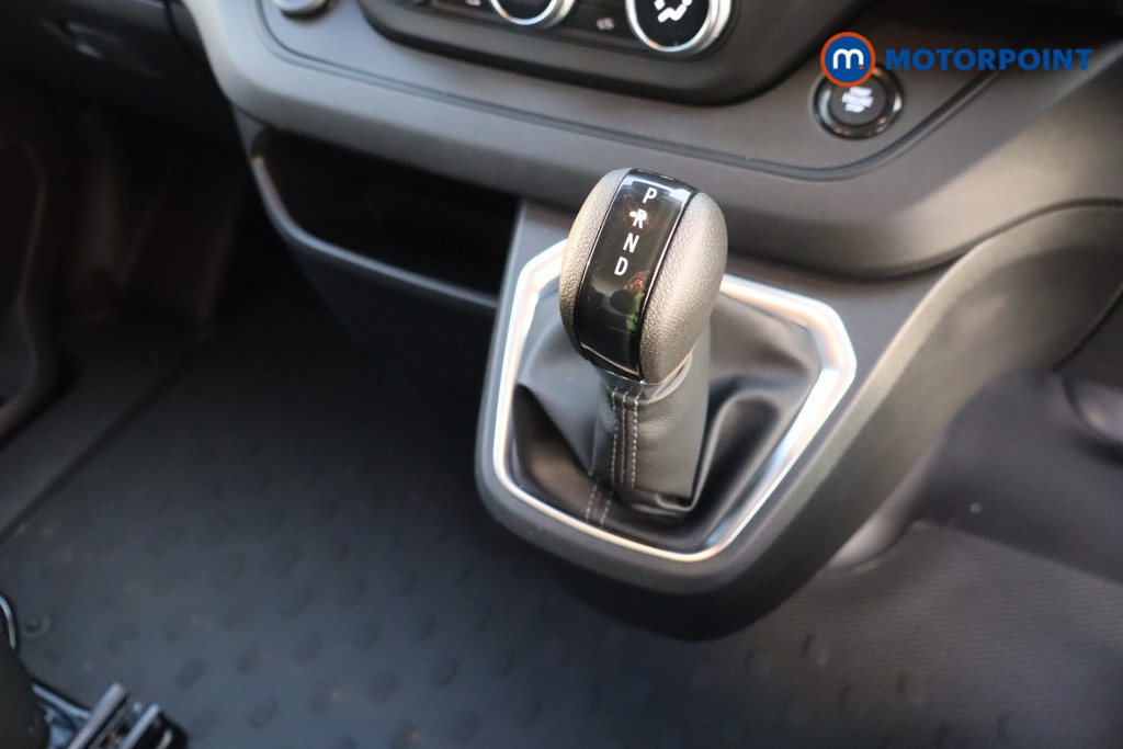 Renault Trafic Advance Automatic Electric Panel Van - Stock Number (1604188) - 2nd supplementary image