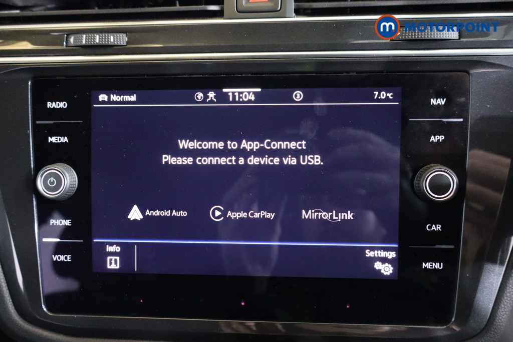 Volkswagen Tiguan R-Line Automatic Petrol SUV - Stock Number (1604280) - 9th supplementary image