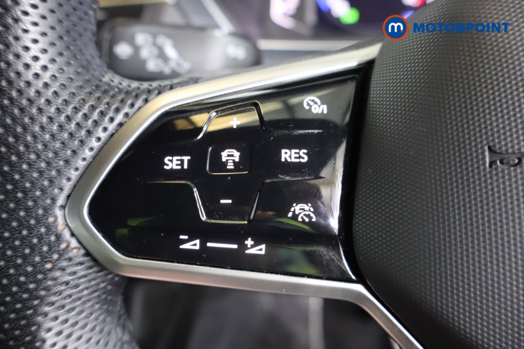 Volkswagen Tiguan R-Line Automatic Petrol SUV - Stock Number (1604280) - 13th supplementary image