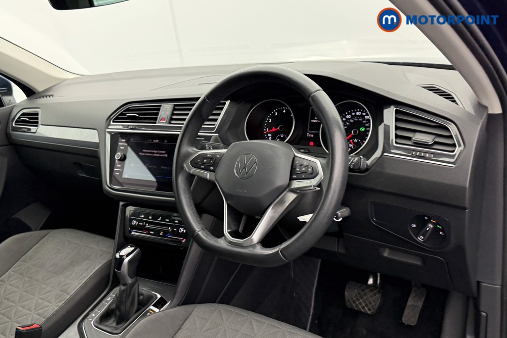 Volkswagen Tiguan Life Automatic Petrol SUV - Stock Number (1605227) - 4th supplementary image