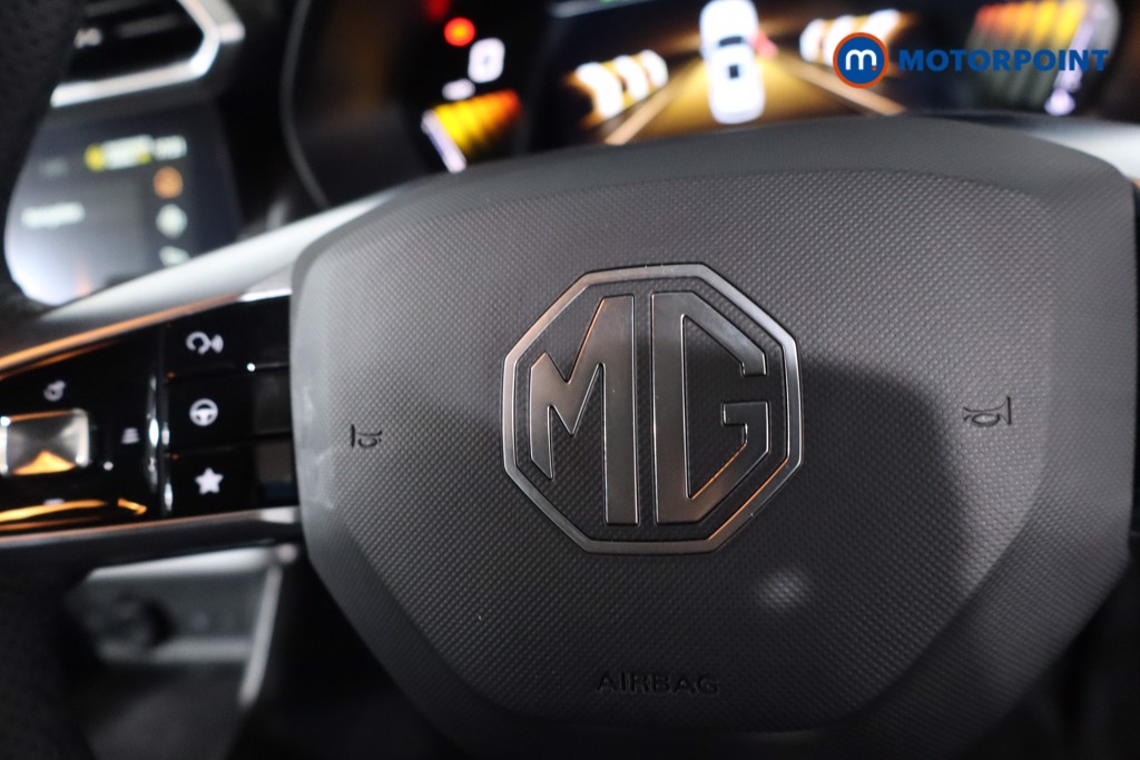 Mg Motor Uk ZS Trophy Automatic Petrol-Electric Hybrid SUV - Stock Number (1605310) - 13th supplementary image