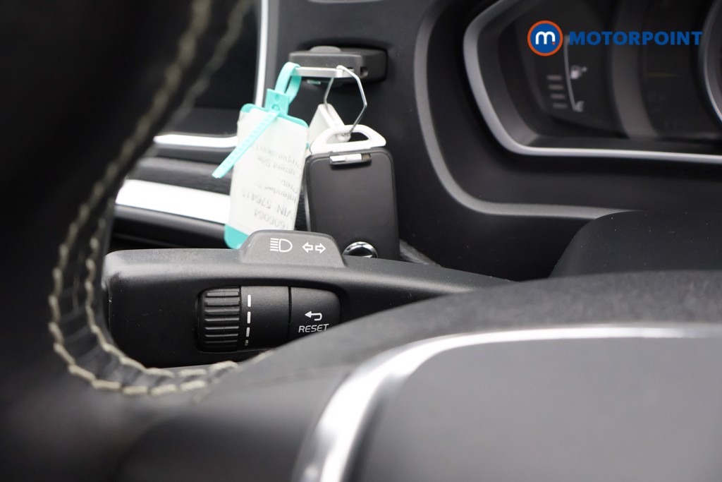 Volvo V40 R Design Nav Plus Manual Petrol Hatchback - Stock Number (1606064) - 5th supplementary image