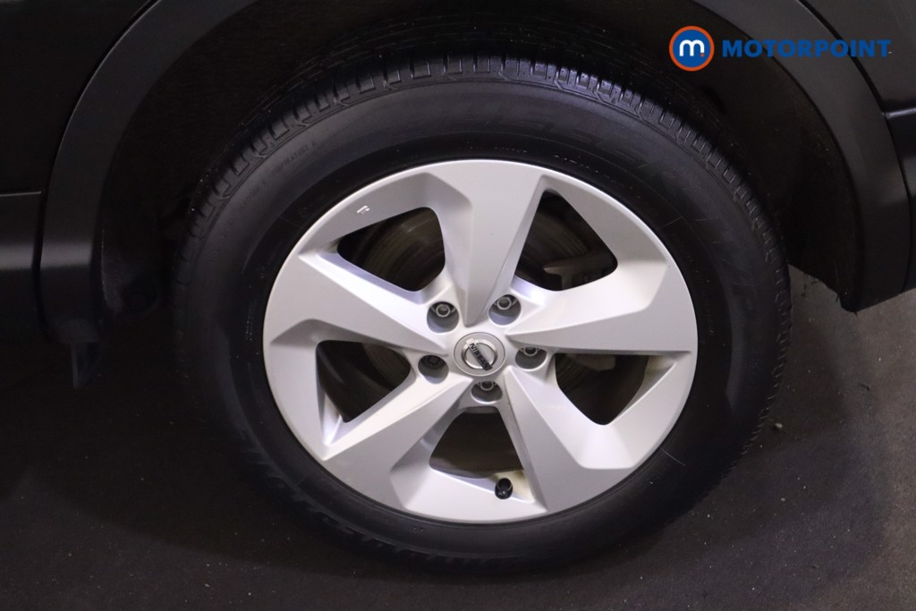 Nissan Qashqai Acenta Premium Manual Petrol SUV - Stock Number (1606092) - 9th supplementary image