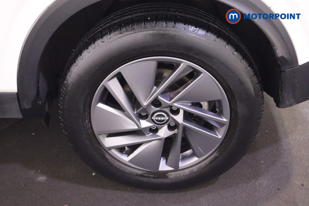 Nissan Qashqai Acenta Premium Automatic Petrol SUV - Stock Number (1606258) - 9th supplementary image