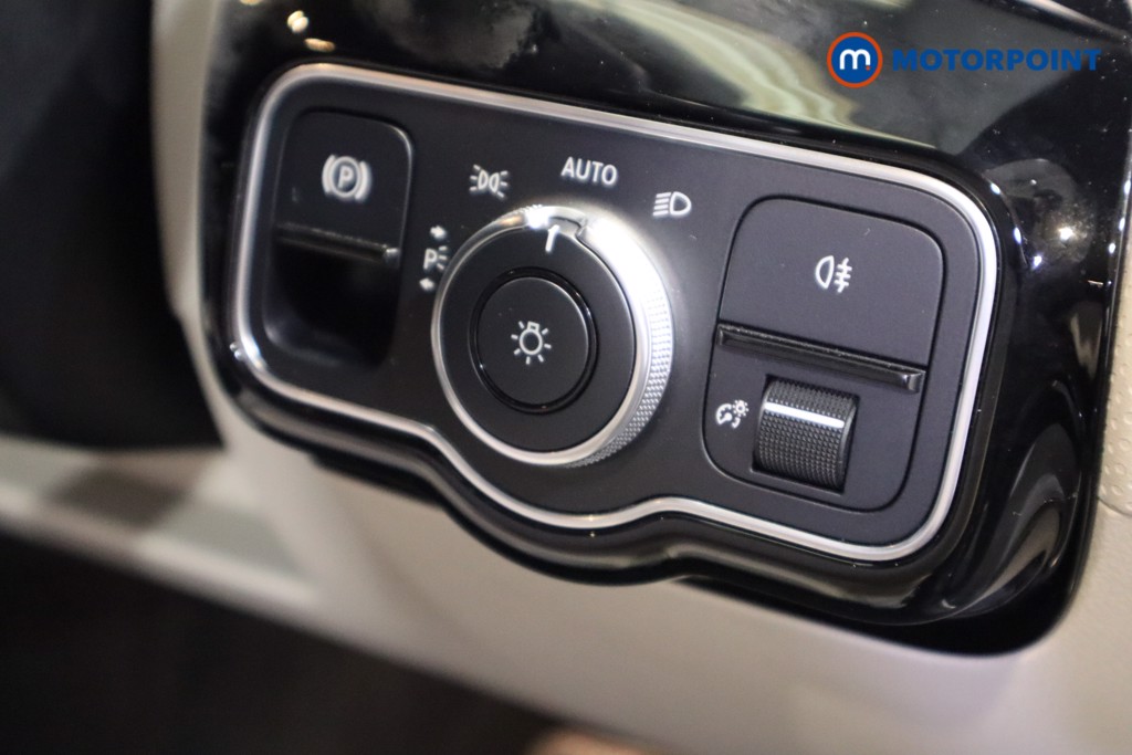 Mercedes-Benz A Class Sport Executive Edition Automatic Petrol Hatchback - Stock Number (1606588) - 16th supplementary image