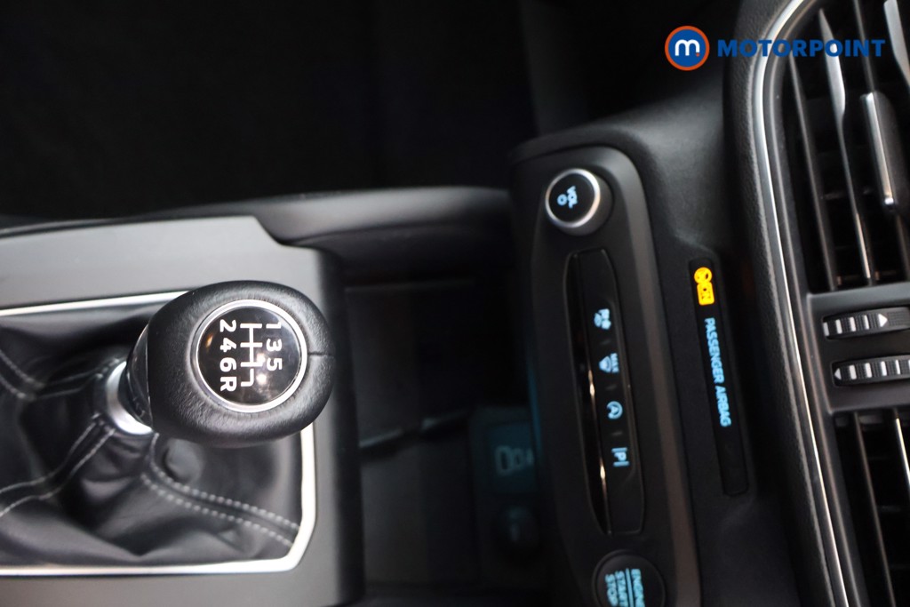 Ford Focus Titanium Vignale Manual Petrol Hatchback - Stock Number (1606618) - 9th supplementary image
