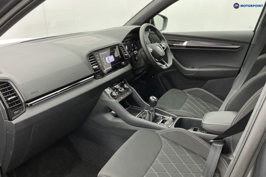 Skoda Karoq Sportline Manual Petrol SUV - Stock Number (1606709) - 9th supplementary image