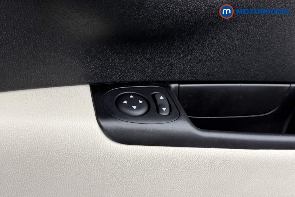 Fiat 500 Dolcevita Manual Petrol Hatchback - Stock Number (1606904) - 13th supplementary image