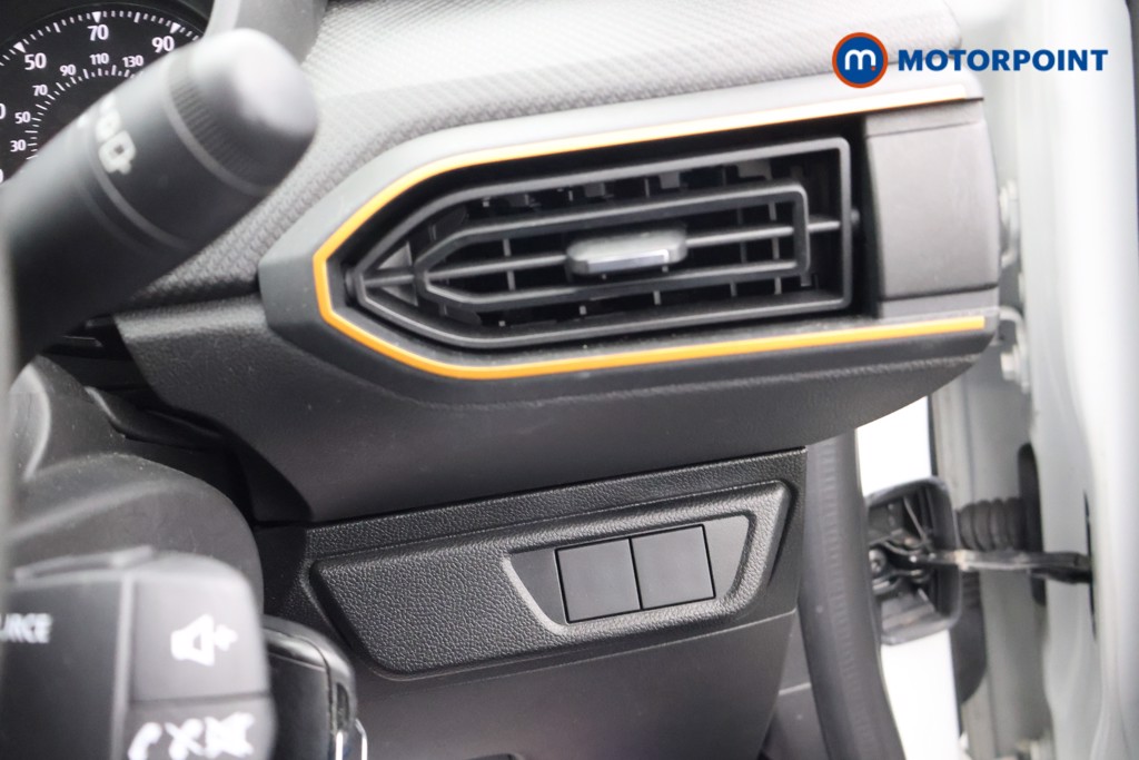 Dacia Sandero Stepway Essential Manual Petrol Hatchback - Stock Number (1606946) - 8th supplementary image