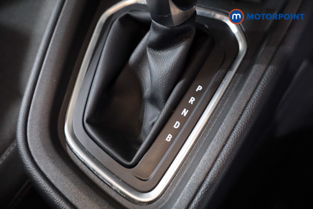 Renault Clio Evolution Automatic Petrol-Electric Hybrid Hatchback - Stock Number (1607029) - 19th supplementary image