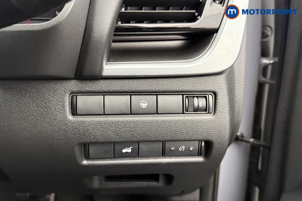 Nissan X-Trail N-Connecta Automatic Petrol-Electric Hybrid SUV - Stock Number (1607337) - 14th supplementary image