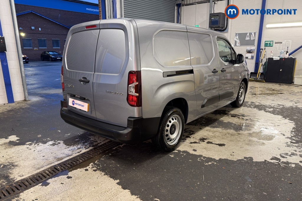 Citroen Berlingo Enterprise Manual Diesel Crew Bus - Stock Number (1580331) - Drivers side rear corner