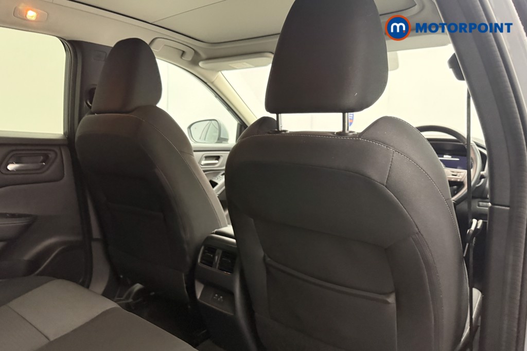 Nissan Qashqai N-Connecta Manual Petrol SUV - Stock Number (1590000) - 13th supplementary image