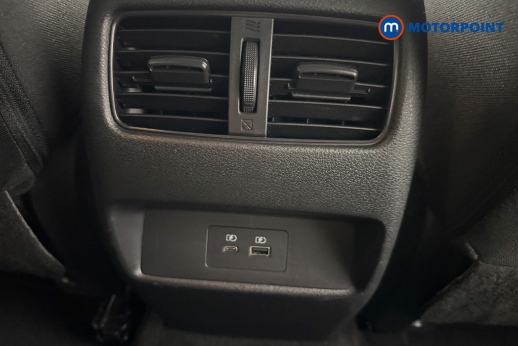 Nissan Qashqai N-Connecta Manual Petrol SUV - Stock Number (1590000) - 18th supplementary image