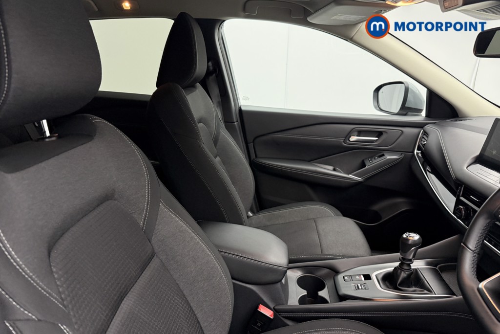 Nissan Qashqai N-Connecta Manual Petrol SUV - Stock Number (1590000) - 21st supplementary image
