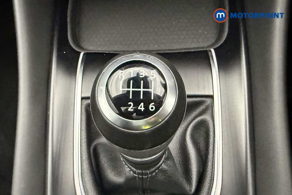 Nissan Qashqai N-Connecta Manual Petrol SUV - Stock Number (1590000) - 36th supplementary image