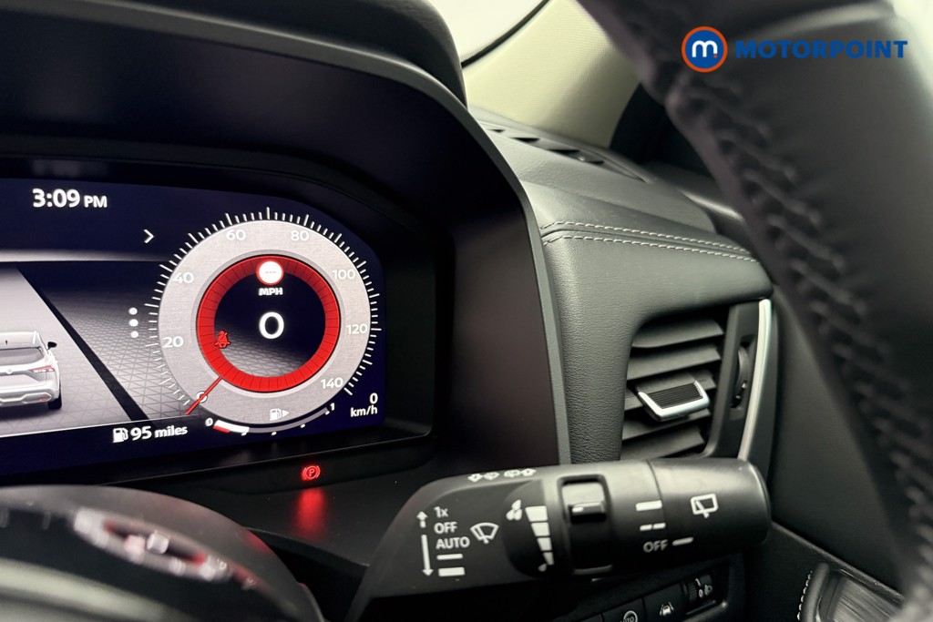 Nissan Qashqai N-Connecta Manual Petrol SUV - Stock Number (1590000) - 41st supplementary image