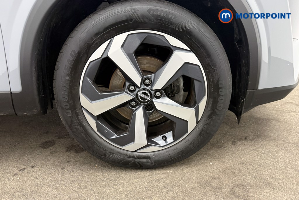 Nissan Qashqai N-Connecta Manual Petrol SUV - Stock Number (1590000) - 43rd supplementary image