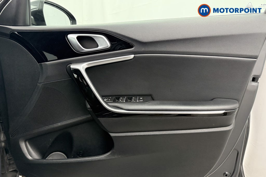 KIA Ceed 3 Automatic Petrol Hatchback - Stock Number (1590159) - 15th supplementary image