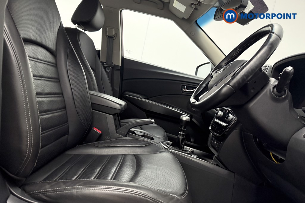 Ssangyong Tivoli Ultimate Manual Diesel SUV - Stock Number (1591440) - 7th supplementary image