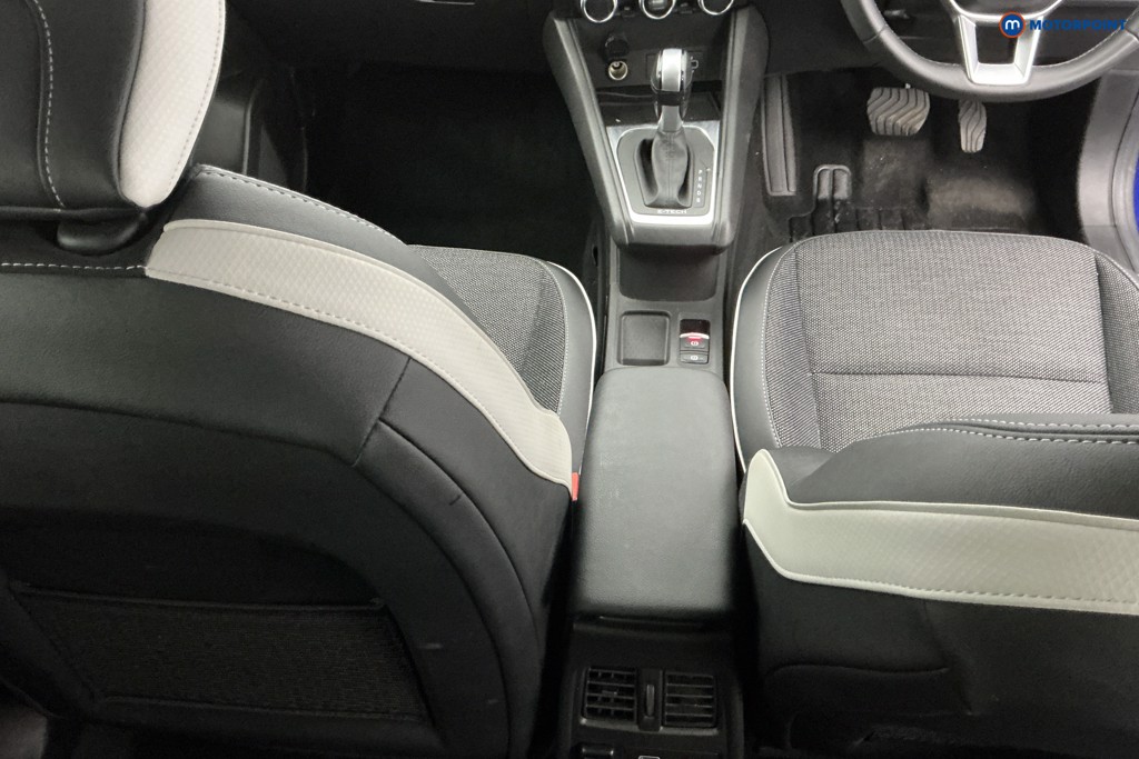 Renault Captur Techno Automatic Petrol-Electric Hybrid SUV - Stock Number (1596809) - 13th supplementary image