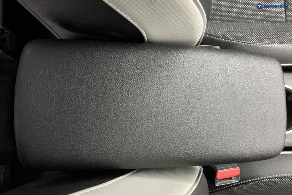 Renault Captur Techno Automatic Petrol-Electric Hybrid SUV - Stock Number (1596809) - 17th supplementary image