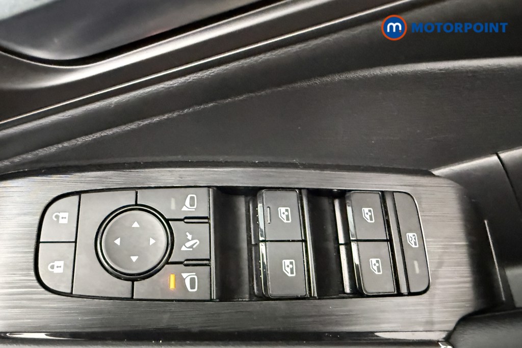 Nissan Qashqai N-Connecta Automatic Petrol-Electric Hybrid SUV - Stock Number (1597314) - 18th supplementary image