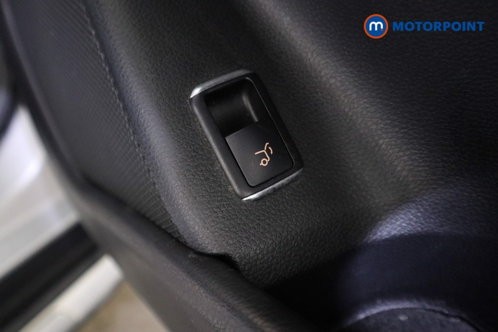 Mercedes-Benz GLA Amg Line Automatic Diesel SUV - Stock Number (1598410) - 11th supplementary image