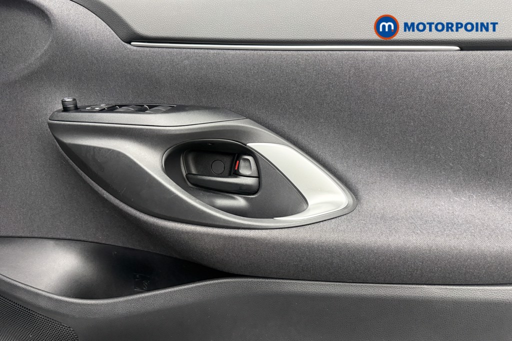 Toyota Yaris Cross Icon Automatic Petrol-Electric Hybrid Estate - Stock Number (1598754) - 17th supplementary image