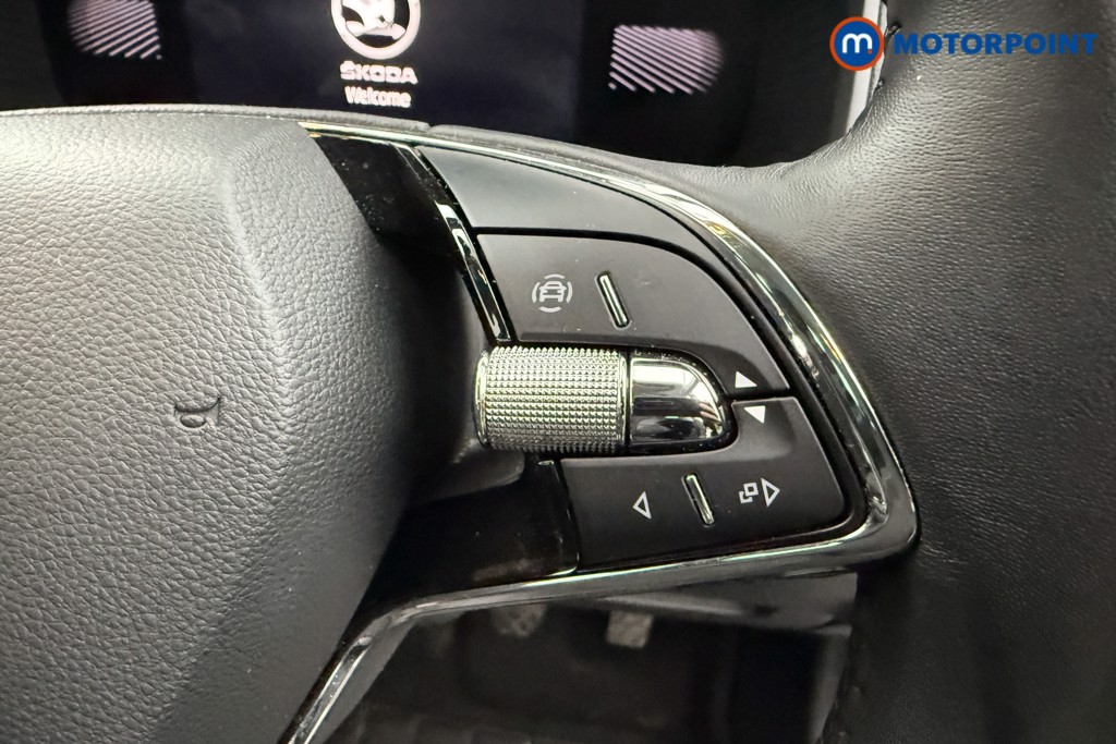 Skoda Karoq Se Drive Manual Petrol SUV - Stock Number (1599357) - 4th supplementary image