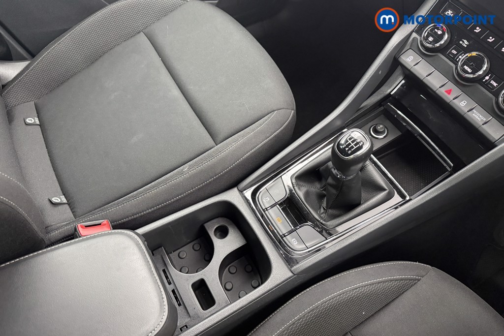 Skoda Karoq Se Drive Manual Petrol SUV - Stock Number (1599357) - 15th supplementary image