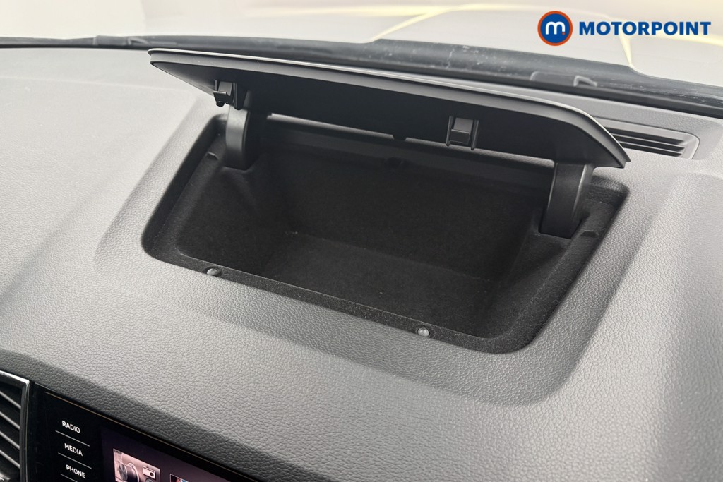 Skoda Karoq Se Drive Manual Petrol SUV - Stock Number (1599357) - 16th supplementary image