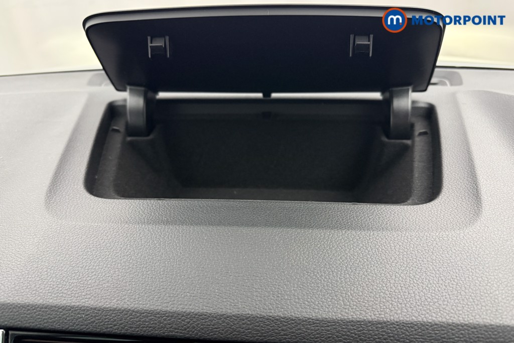 Skoda Karoq Se Drive Manual Petrol SUV - Stock Number (1599368) - 14th supplementary image