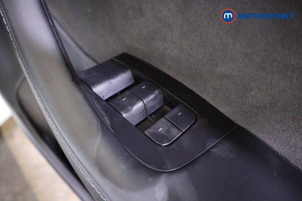 Tesla Model 3 Long Range Automatic Electric Saloon - Stock Number (1599540) - 7th supplementary image