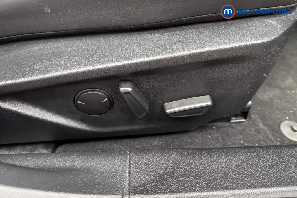 Ford Focus St-Line X Manual Petrol Estate - Stock Number (1600412) - 20th supplementary image