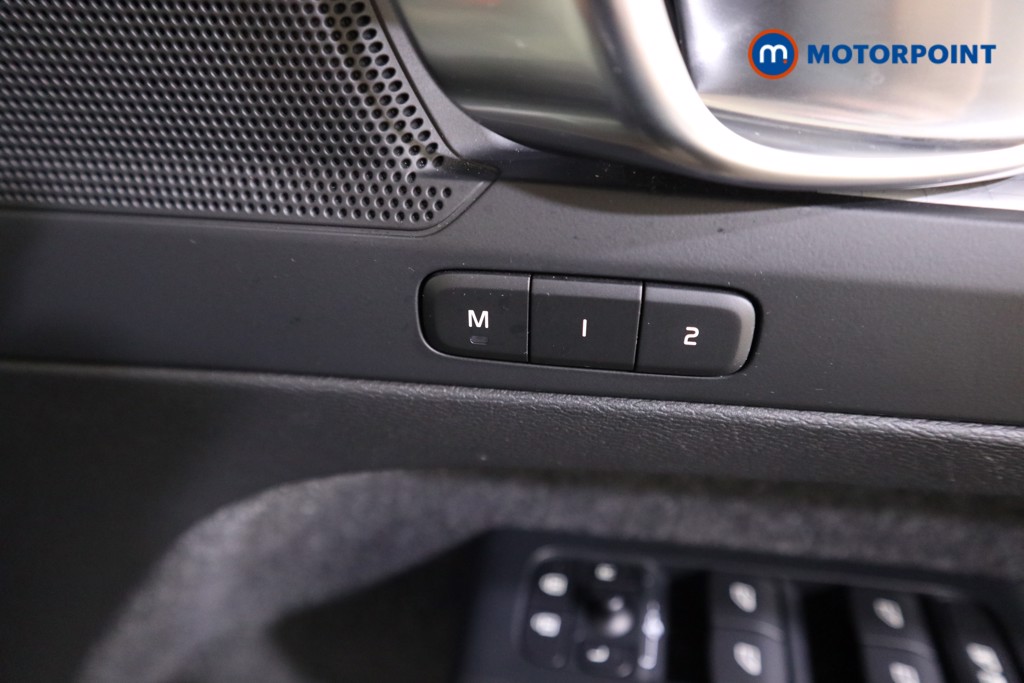 Volvo Xc40 Plus Automatic Petrol Plug-In Hybrid SUV - Stock Number (1600495) - 12th supplementary image