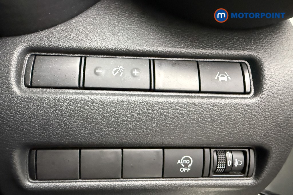 Nissan Juke N-Connecta Automatic Petrol SUV - Stock Number (1600668) - 17th supplementary image