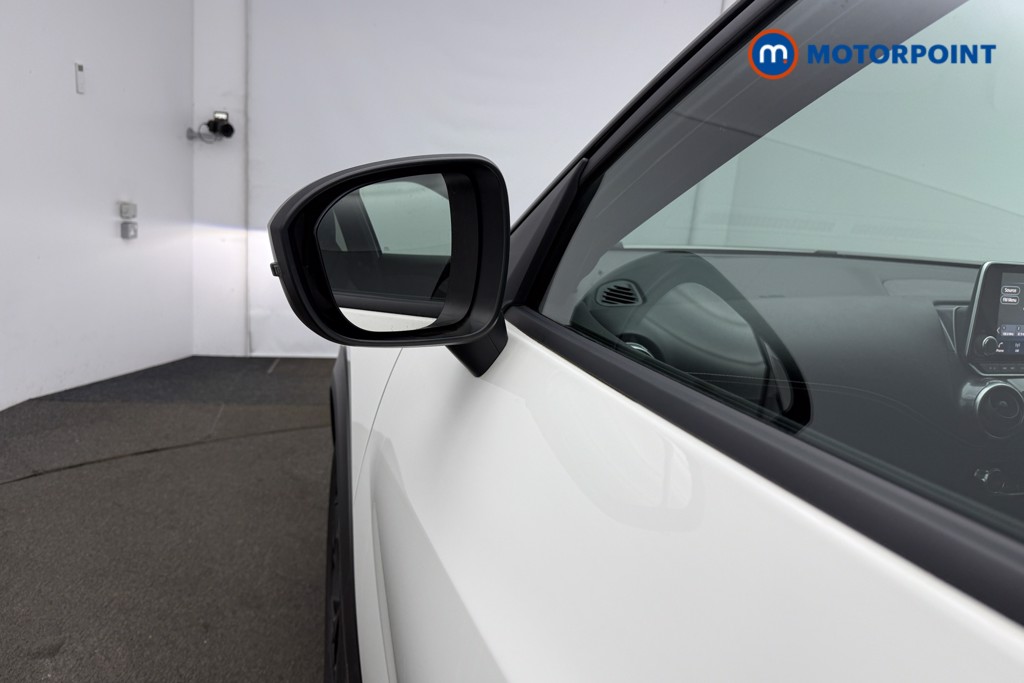 Nissan Juke N-Connecta Automatic Petrol SUV - Stock Number (1600668) - 30th supplementary image