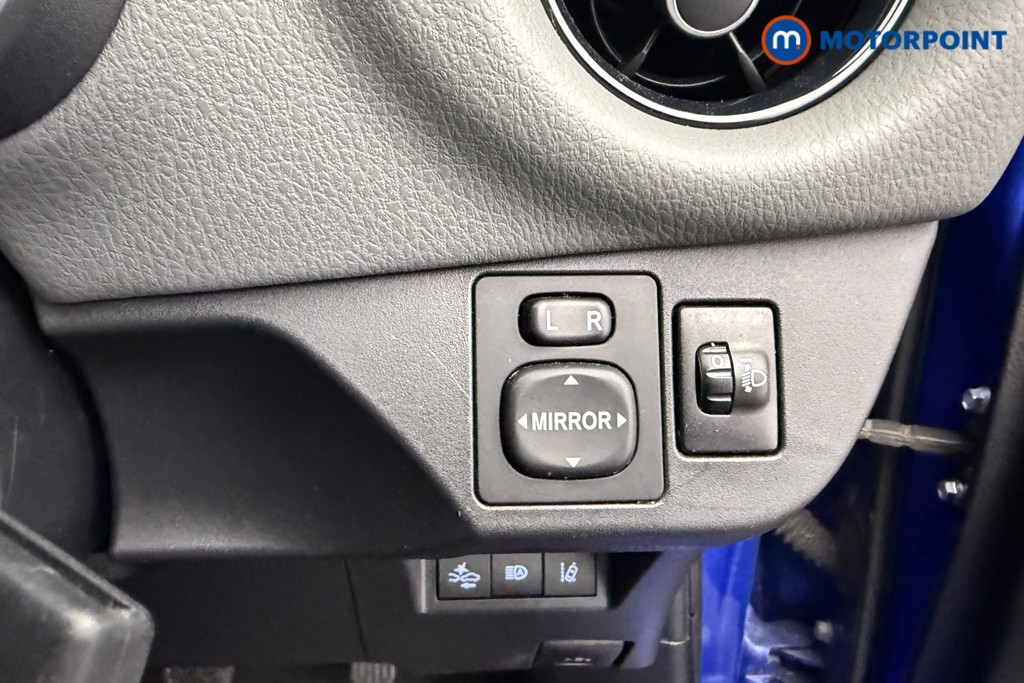 Toyota Yaris Icon Tech Manual Petrol Hatchback - Stock Number (1601176) - 14th supplementary image