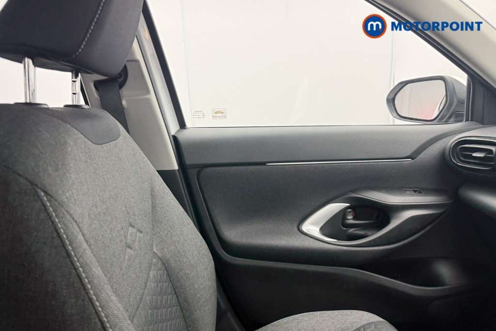 Toyota Yaris Cross Icon Automatic Petrol-Electric Hybrid Estate - Stock Number (1602880) - 26th supplementary image