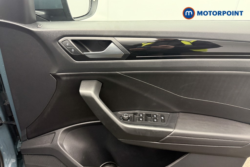 Volkswagen T-Roc R-Line Automatic Diesel SUV - Stock Number (1603423) - 20th supplementary image