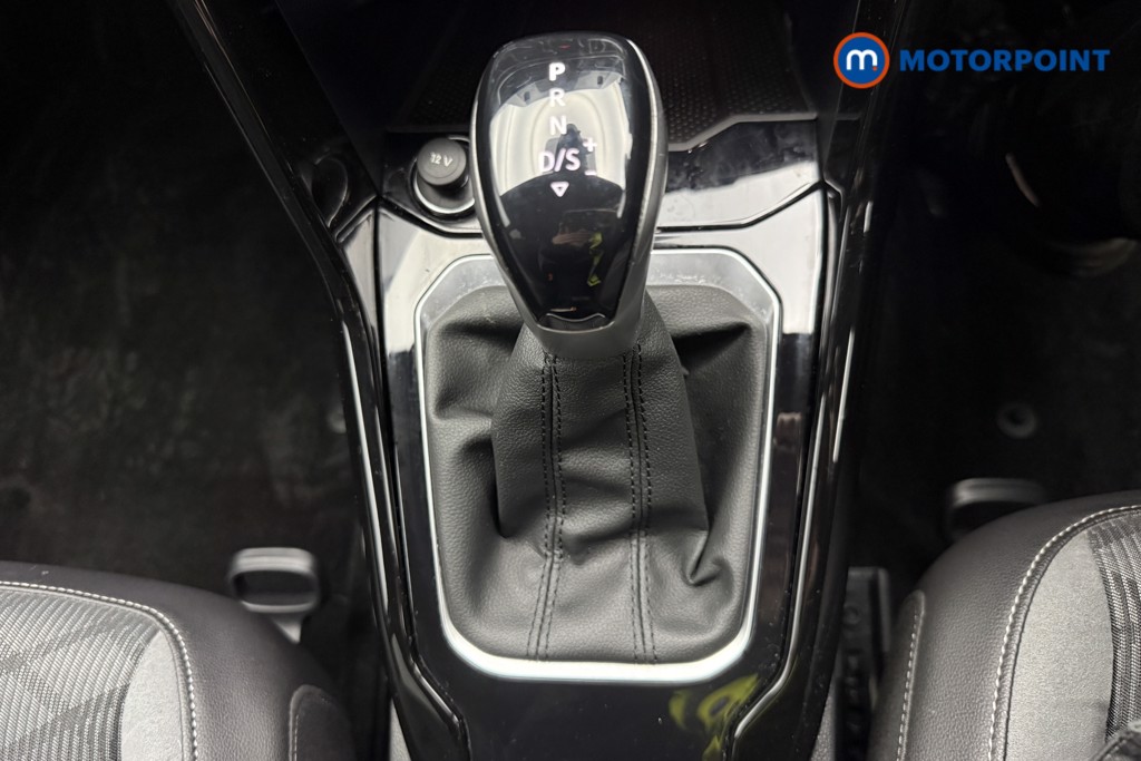 Volkswagen T-Roc R-Line Automatic Diesel SUV - Stock Number (1603423) - 40th supplementary image