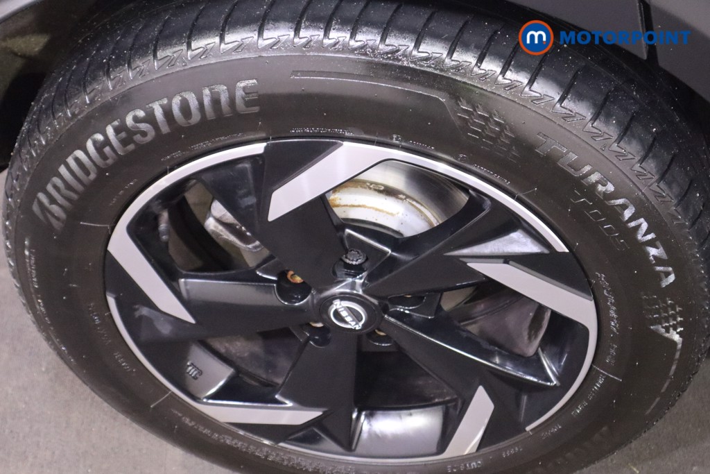 Nissan Juke N-Connecta Manual Petrol SUV - Stock Number (1603534) - 12th supplementary image